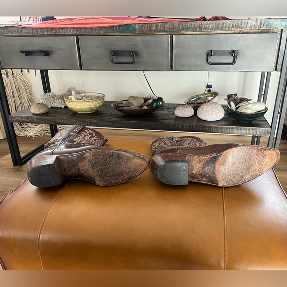 Lucchese woman’s boots sz 9b excellent condition brown leather and dark brown - Picture 7 of 7